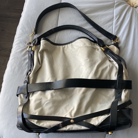 Burberry tote purse - Picture 4 of 6